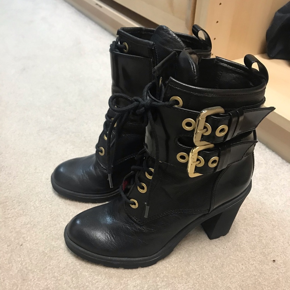 Women’s Guess black booties size 6.5